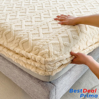 Velbed Embossed Velvet Jacquard Bed Cover Beige / Queen 152.4X203.2X30.5Cm (60X80X12 In) Home